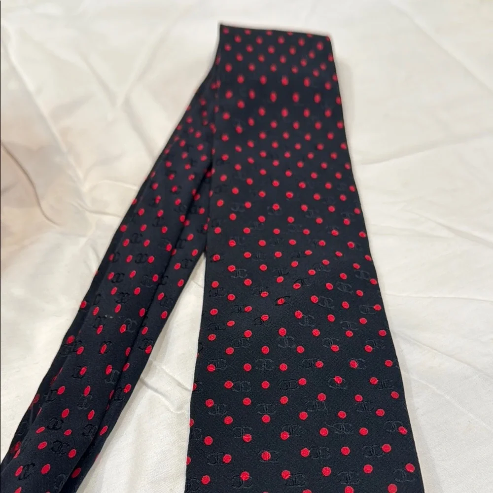 Authentic Chanel Black and Red Polka Dot Tie - Picture 8 of 8